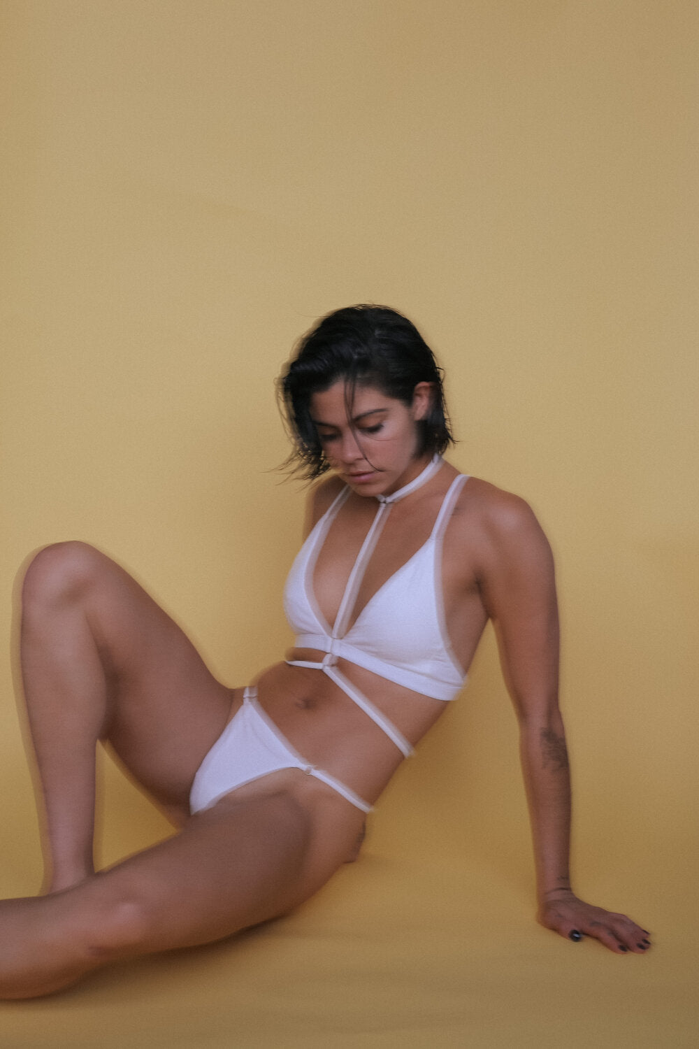 T STRING BRIEF | White - NOLLA