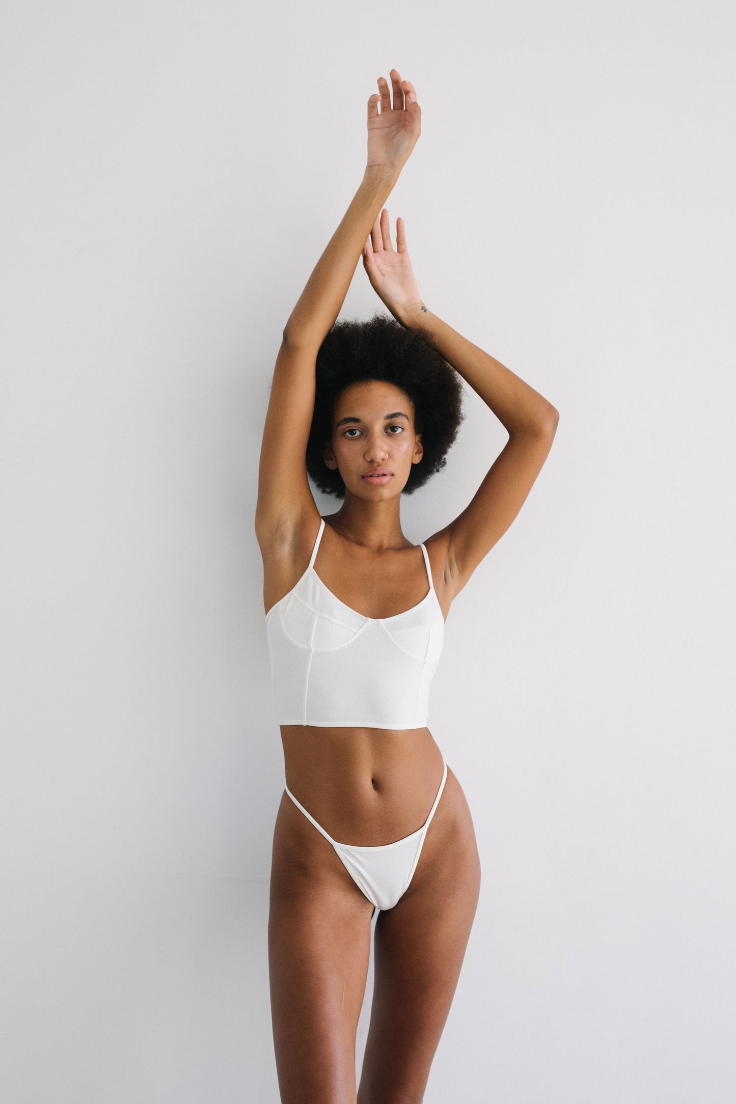 LONG LINE BRA TOP | White - NOLLA